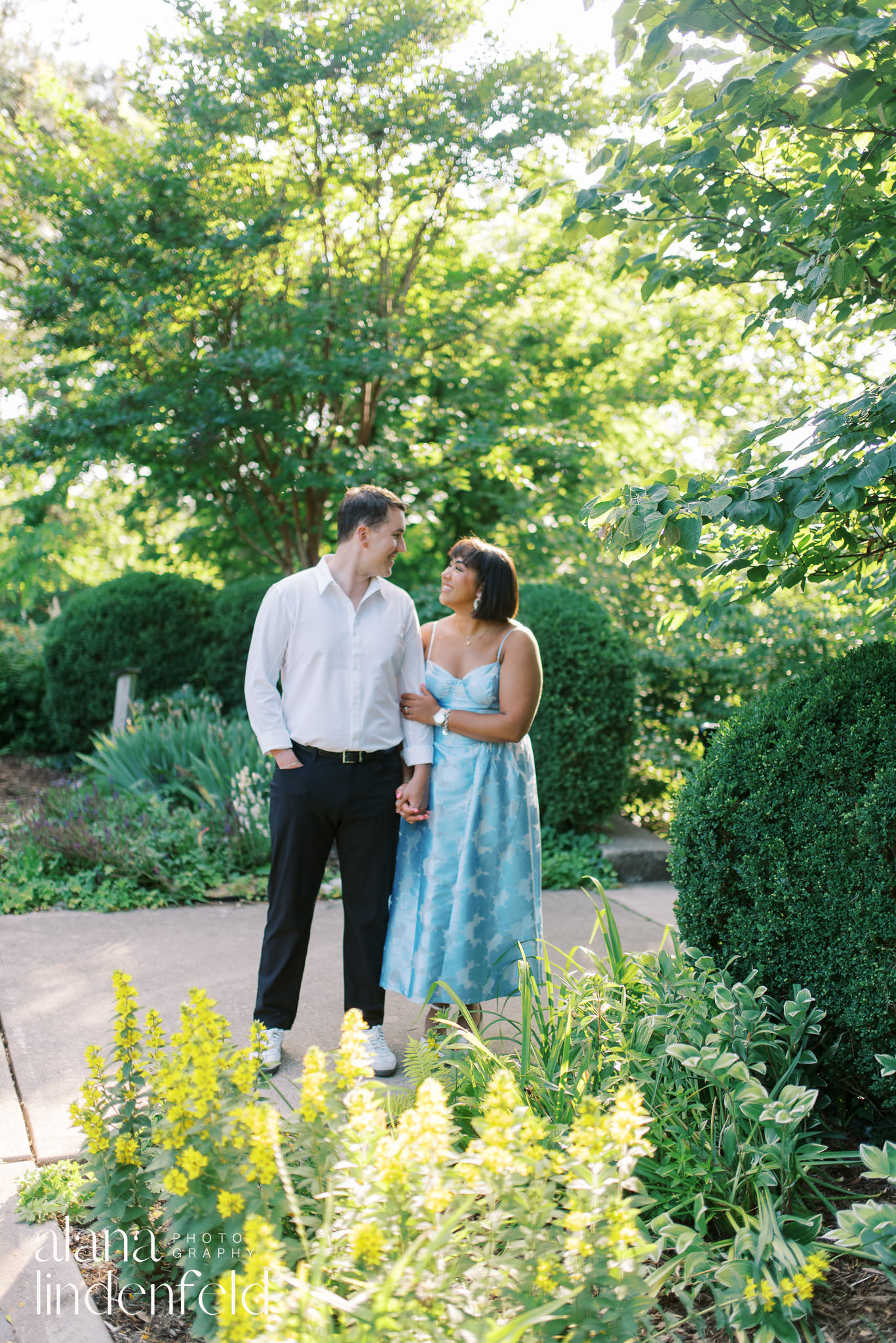 Ault Park summer engagement pictures