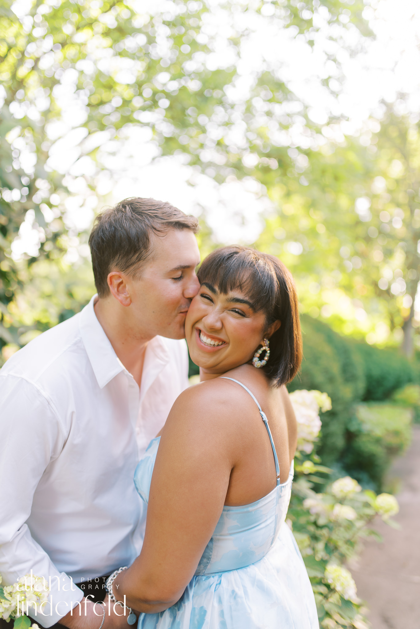 Ault Park summer engagement pictures