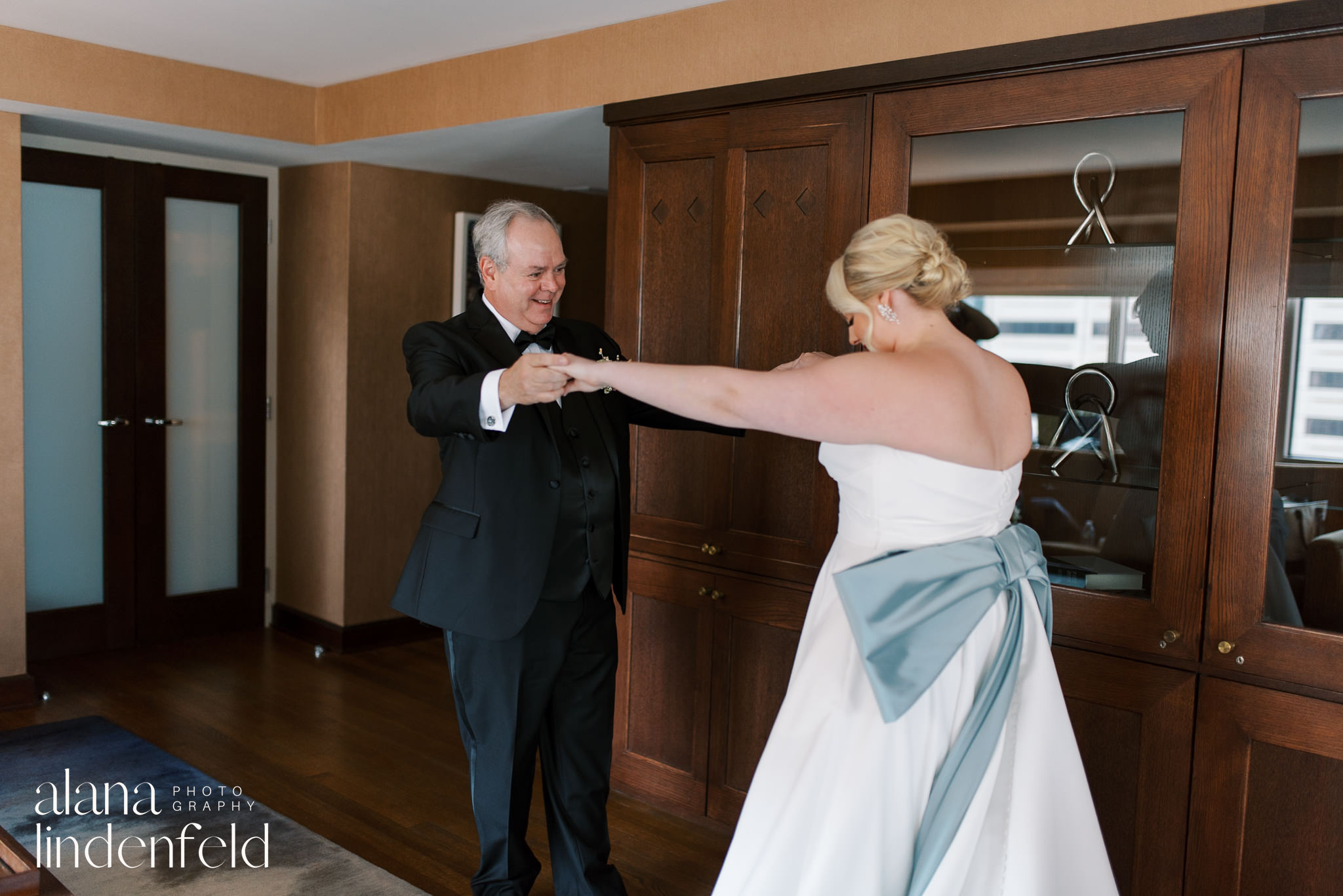 first look with father of the bride