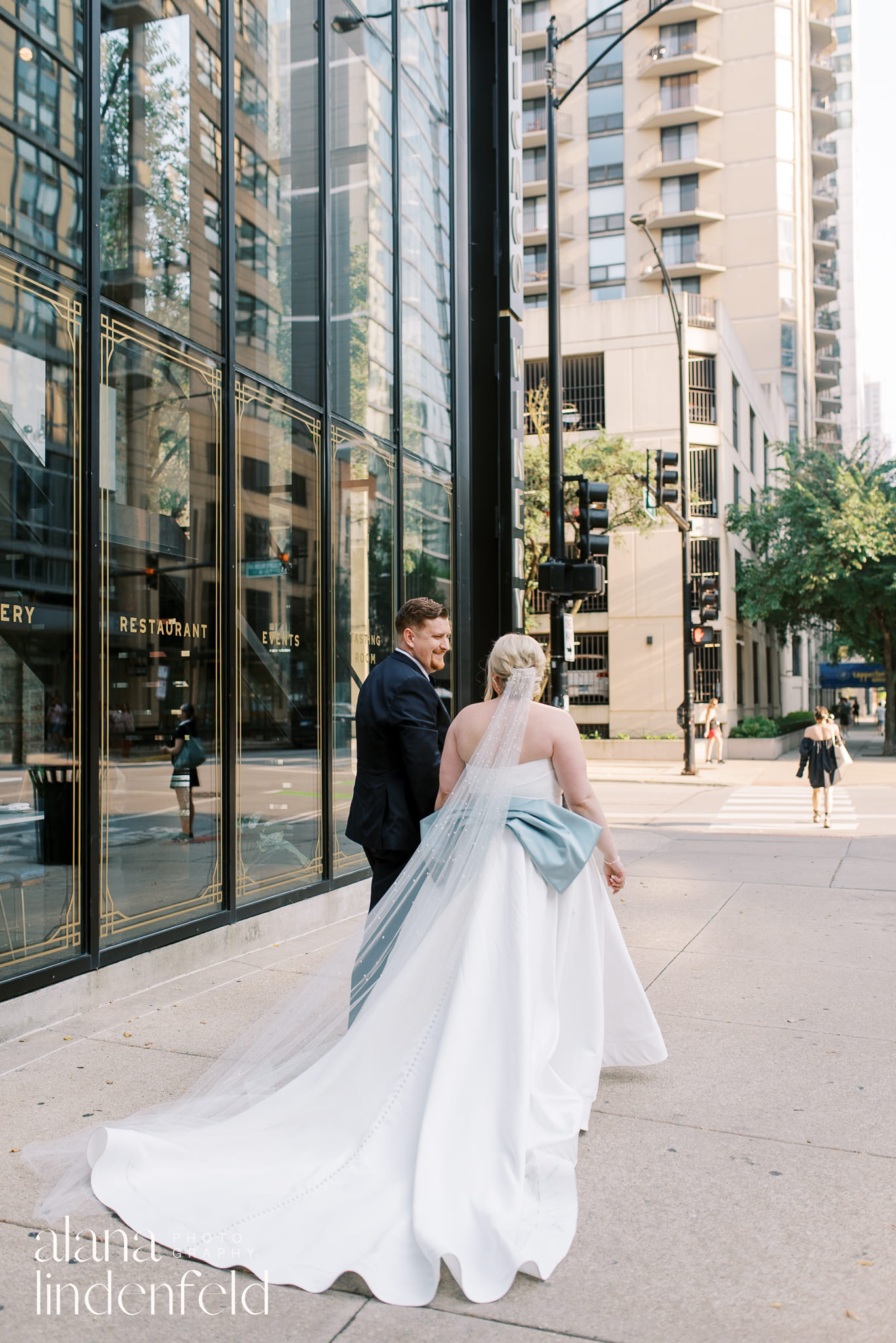 
summer Chicago Winery Wedding