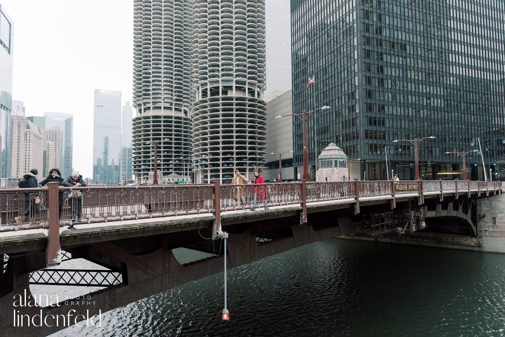 engagement photos on Chicago River bridge